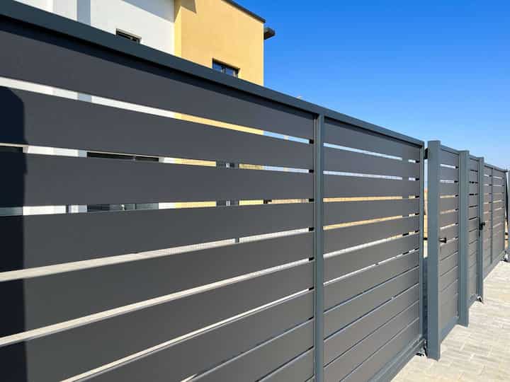 Quality fence company near me Quality fencing in Medford, OR